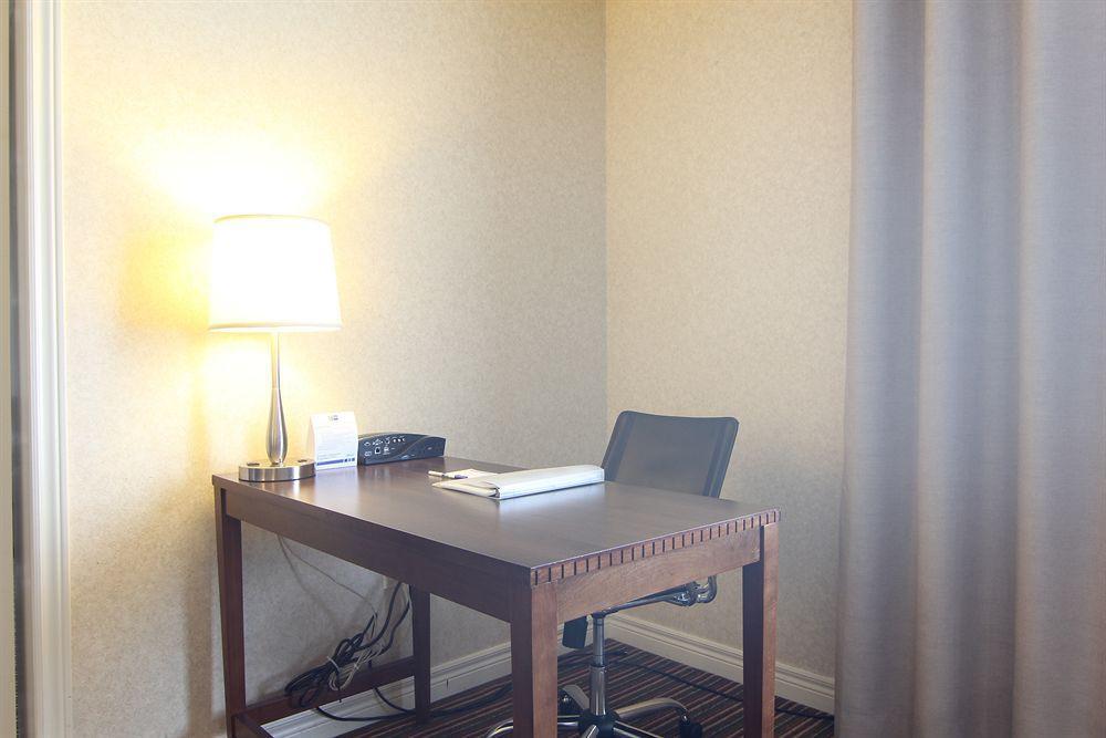 Holiday Inn Express Whitby Oshawa By Ihg Exteriér fotografie