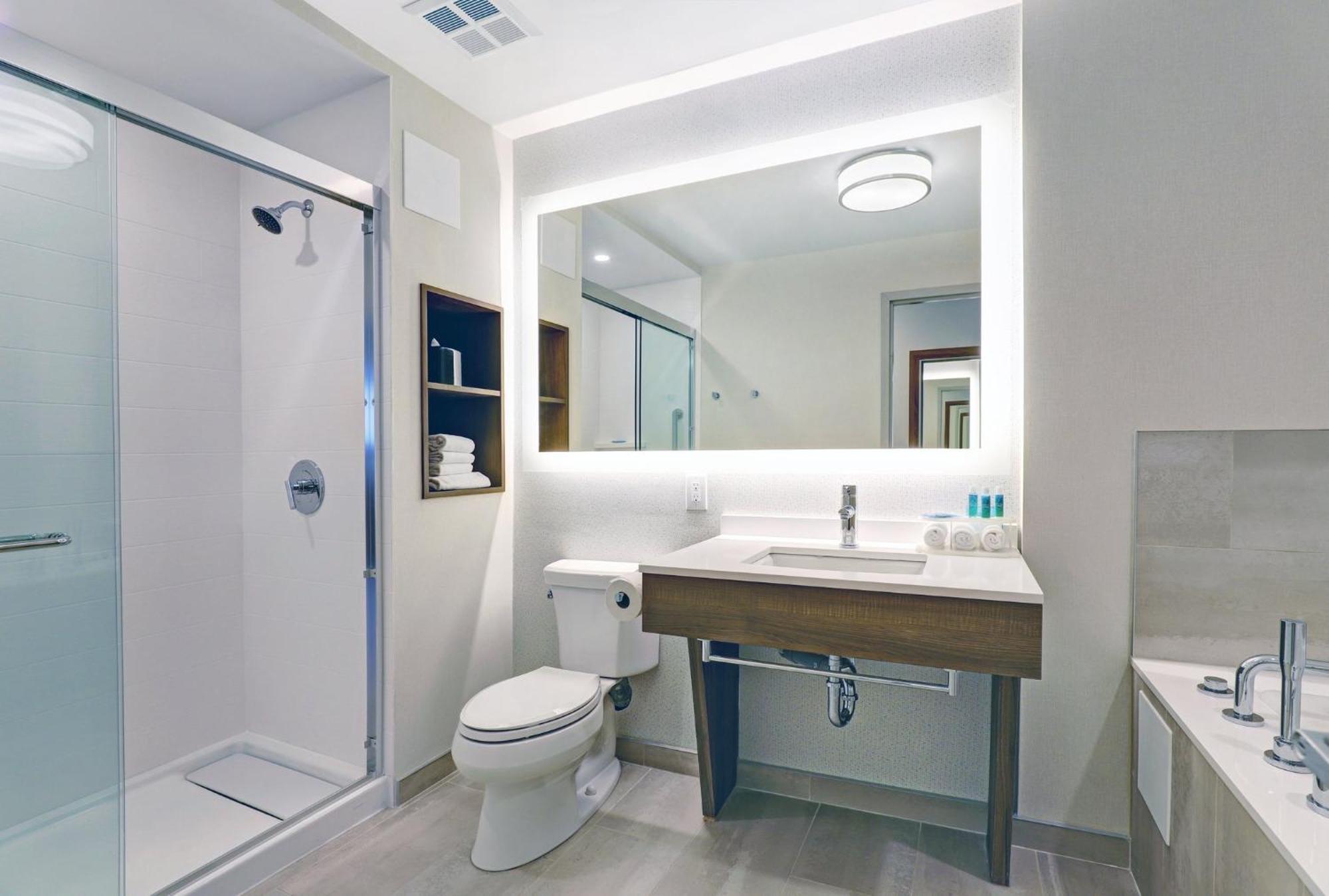 Holiday Inn Express Whitby Oshawa By Ihg Exteriér fotografie