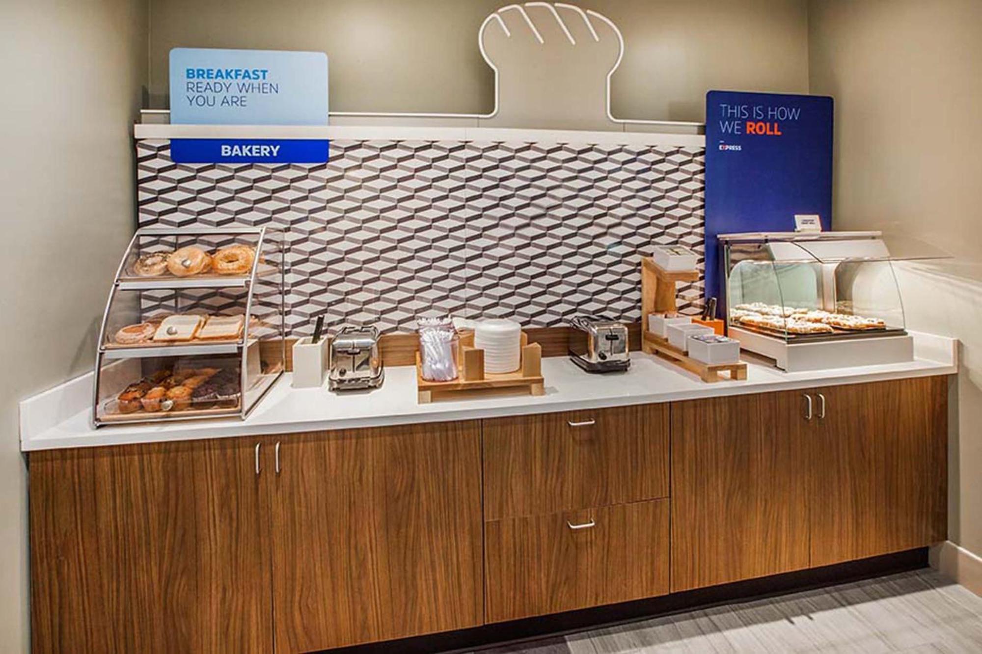 Holiday Inn Express Whitby Oshawa By Ihg Exteriér fotografie