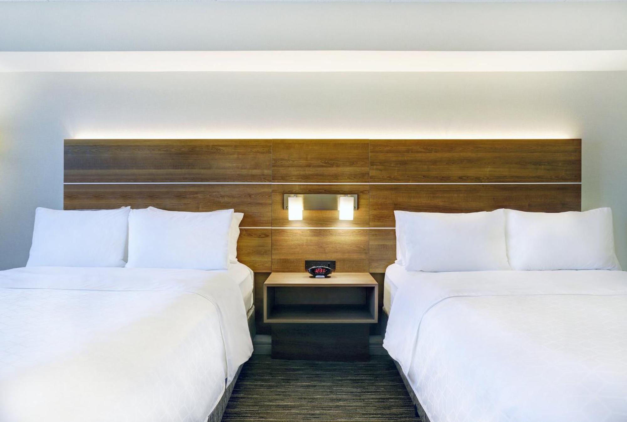 Holiday Inn Express Whitby Oshawa By Ihg Exteriér fotografie