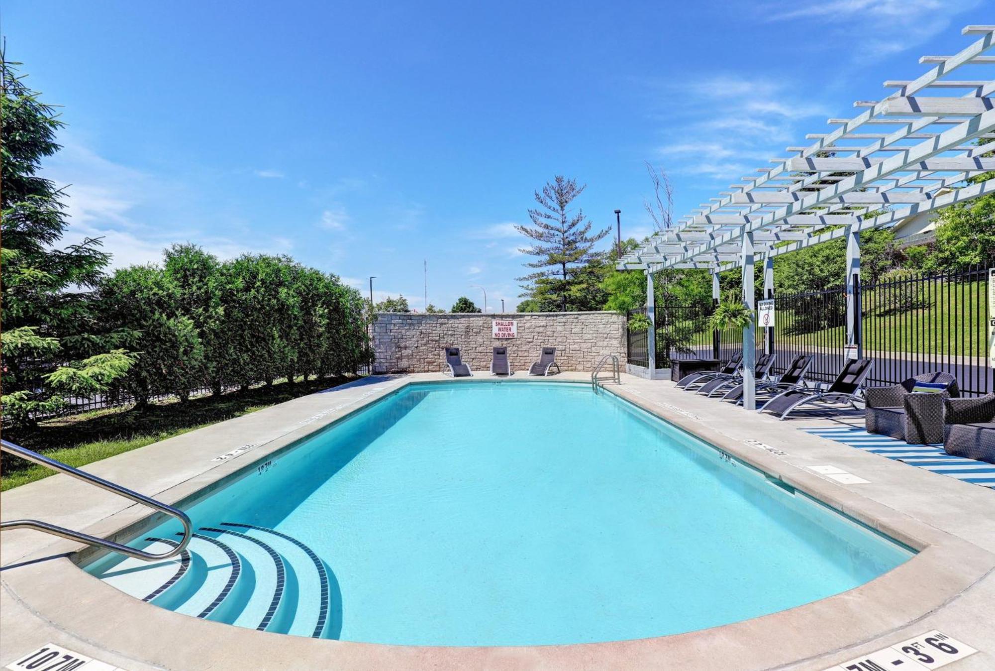 Holiday Inn Express Whitby Oshawa By Ihg Exteriér fotografie