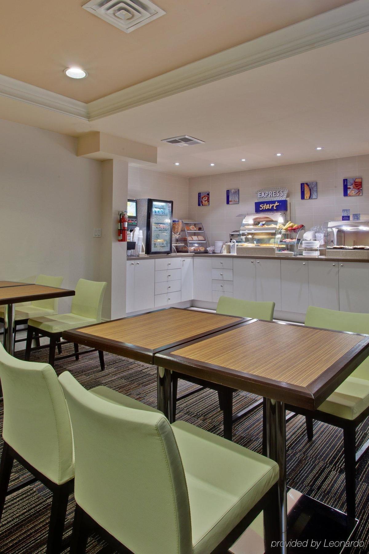 Holiday Inn Express Whitby Oshawa By Ihg Exteriér fotografie
